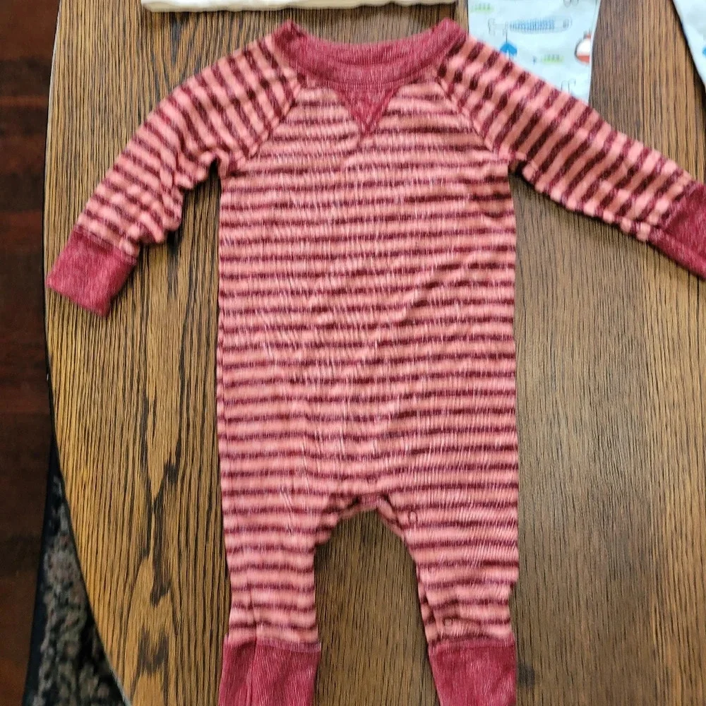 Bundle/Lot of Infant Boy's Clothes Size Infant Boy's 6-9 Months